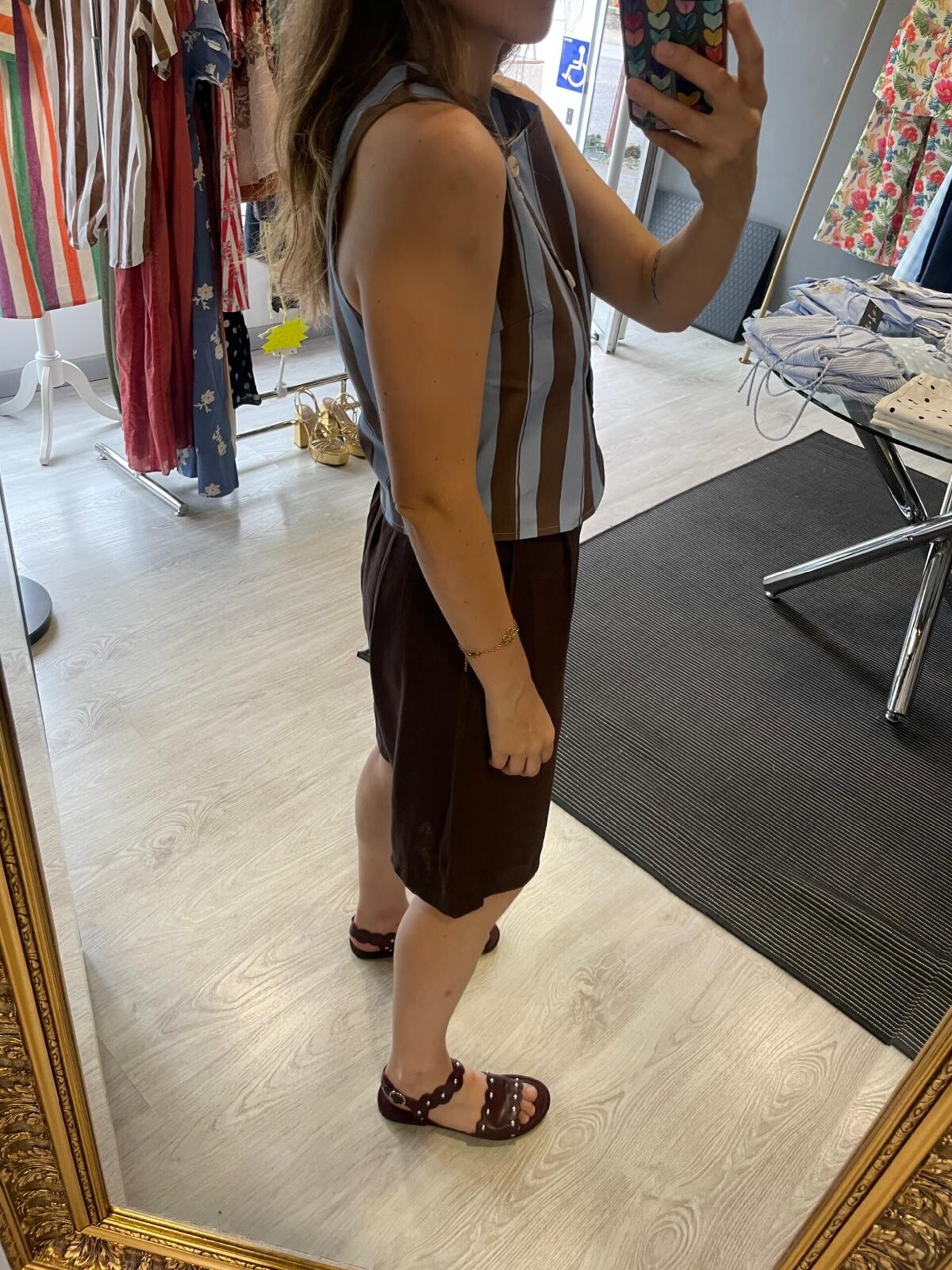 Bermudas Antía - 3